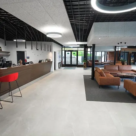 Отель Kaeaeriku Hotel 3*